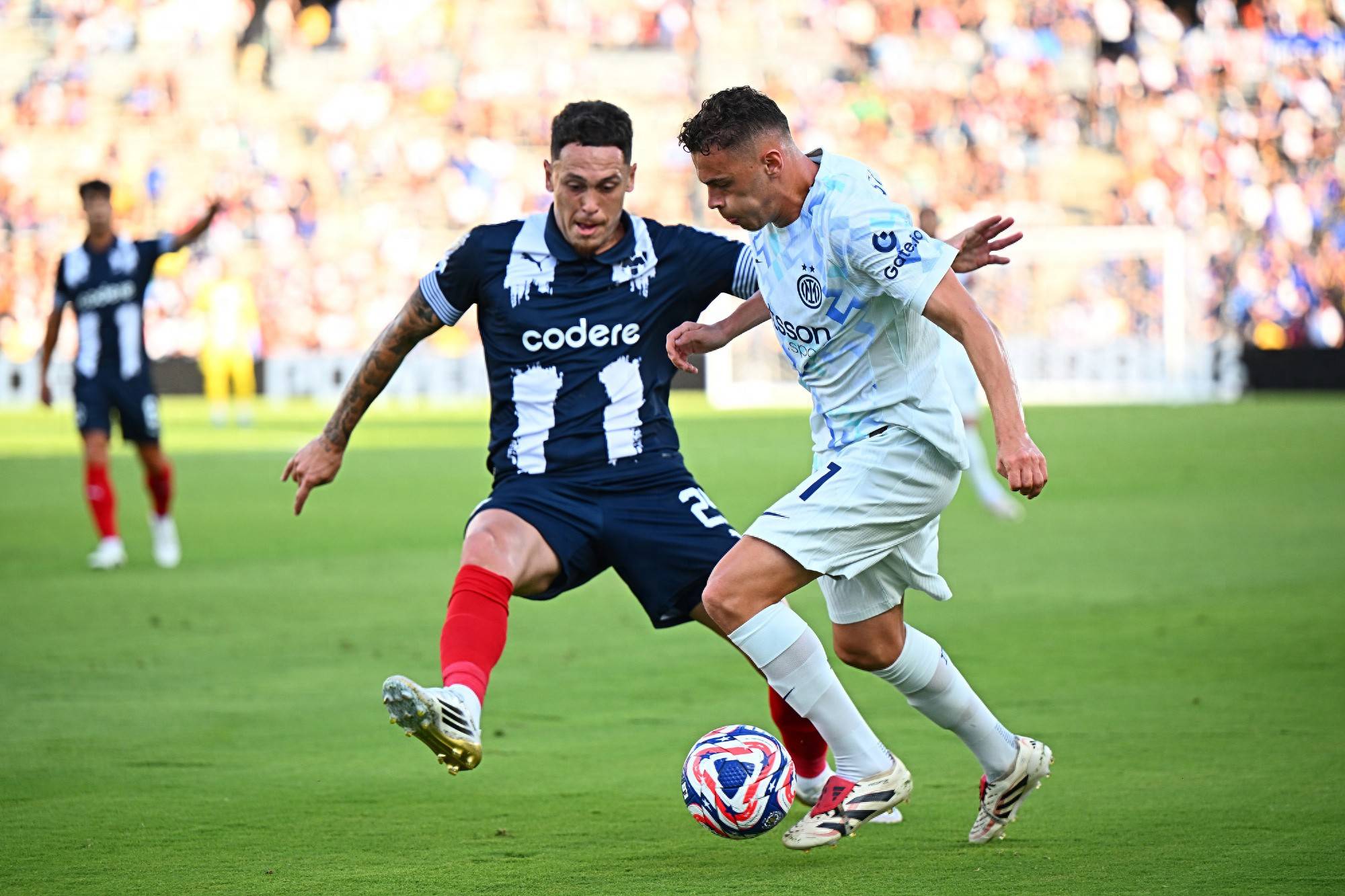 关于国际米兰关键时刻状态回暖，志在欧冠名次提升，话题不断，心理建设被强调的信息