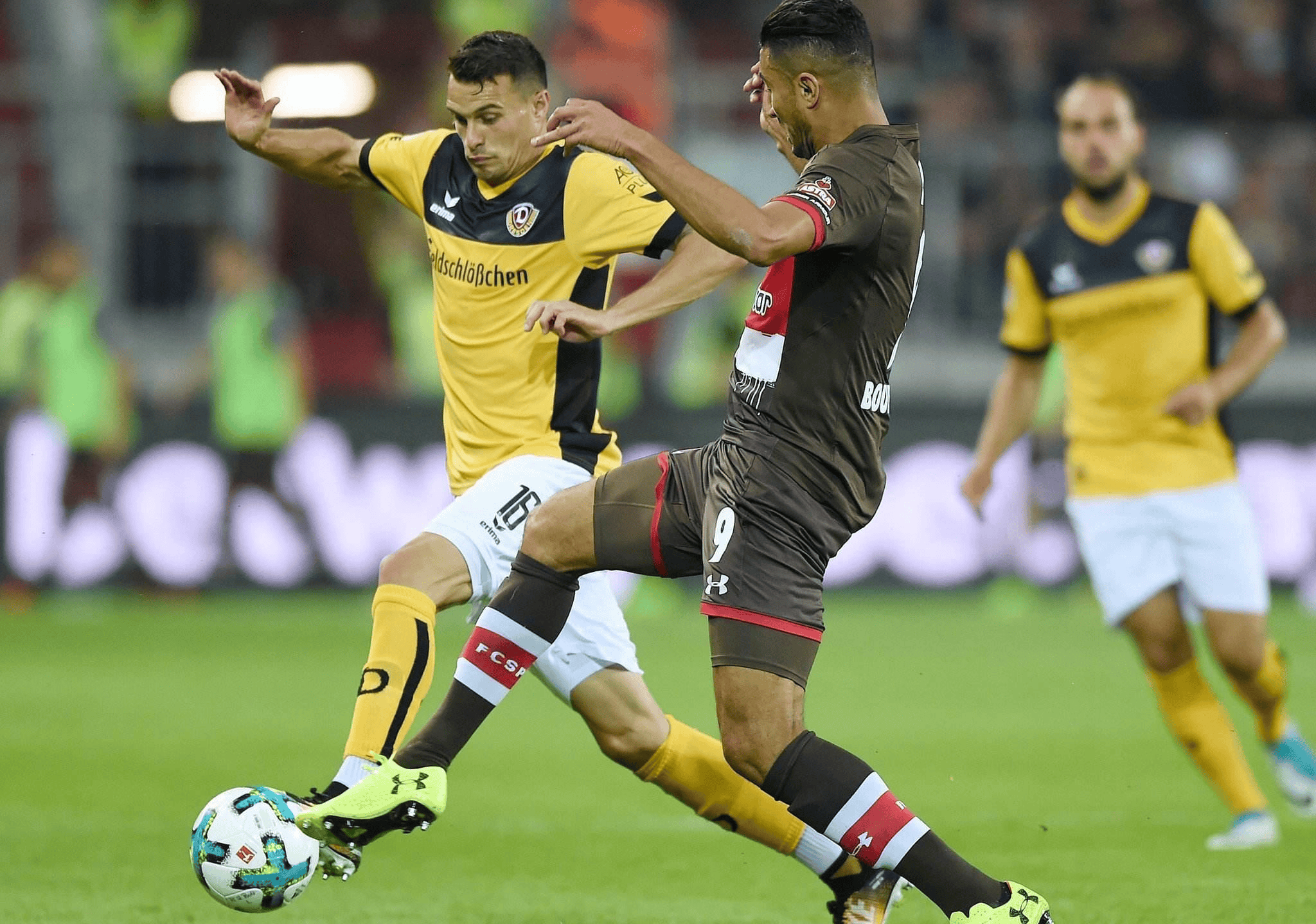 包含斯图加特发布备战花絮，集结日遗憾出局，德甲任务艰巨，阵容厚度经受考验的词条