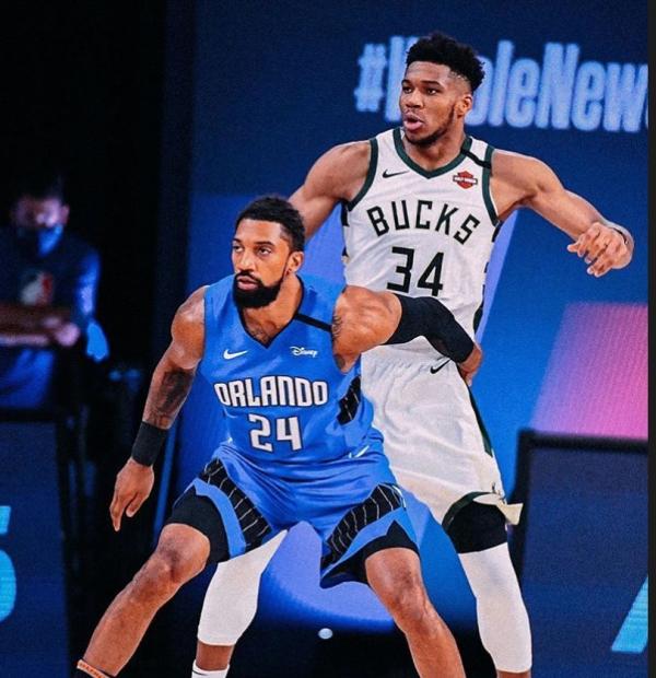 九游网页版入口-包含密尔沃基雄鹿内部会议纪要流出:关键时刻篮板制胜,欧冠使命明确,更衣室氛围转暖的词条