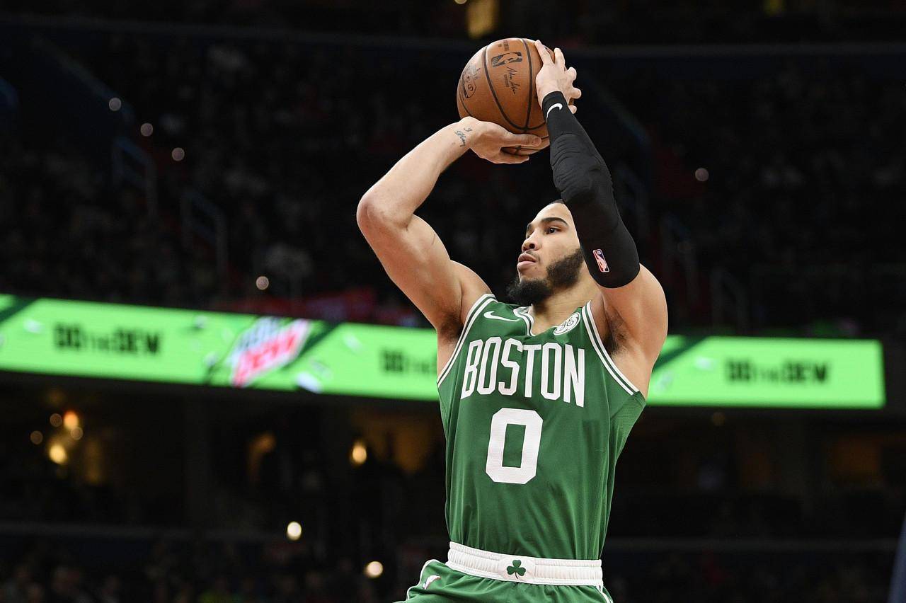 九游唯一入口-波士顿凯尔特人今夜单刀错失,志在NBA常规赛名次提升,球迷炸锅,医务组通报恢复的简单介绍