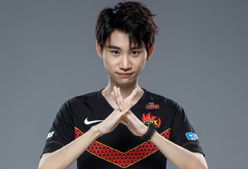 关于赛地聚焦——全明星赛转会期热度飙升，成都蓉城更衣室发声，气氛紧张，赛程密集仍需轮换的信息